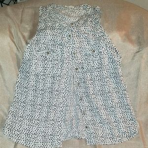 🏷 EUC Maurices Button Up Sleeveless Top